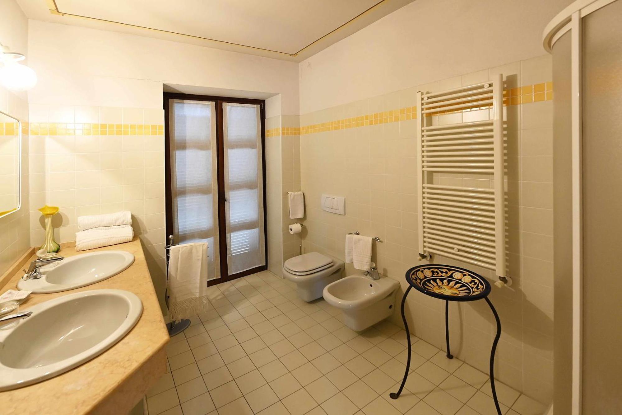 La Ca Dolga Guest House La Morra Room photo